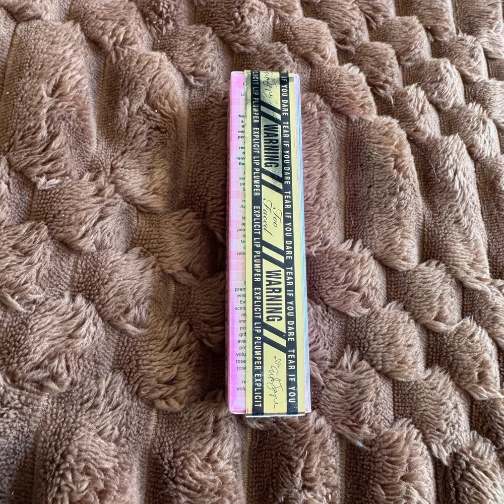 Too Faced Lip Injection Extreme - Painkillr Pink - Picture 2 of 12